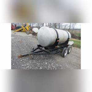 1,000 gal. liquid trailer, tandem-axle