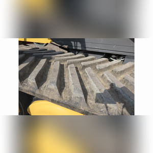 2014 Claas Lexion 740TT Combine, 4WD, CAT C-13 engine, Terra Trac system, 750/65R26 Michelin rears, camera system, AG Leader ready w/ AG Leader screen, corn & soybean threshing system, straw chopper, auto contour, variable-speed  feeder house drive, variable-speed rotor drive, HD 330 BU grain tank, HD 28.2â?? unloader auger, 304 gal. fuel tank, high-end light pkg., deluxe cab w/ instructor seat, 460 sep. hrs., 980 engine hrs., SN C6800185 (powertrain warranty expires 7/12/16)