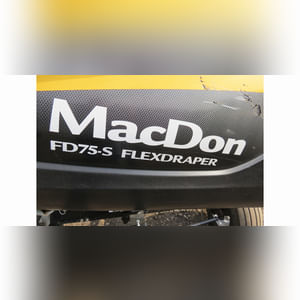 2013 40â?? Mac Don FD-75-S Flex Draper head, fore aft reel