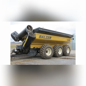 Balzer 1325 grain cart, steerable tri-axle, 30.5L-32 floater tires, 24â? auger, 1000 PTO, rear camera, tarp, SN GL2421313S305STB