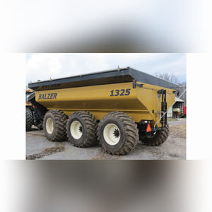 Balzer 1325 grain cart, steerable tri-axle, 30.5L-32 floater tires, 24â? auger, 1000 PTO, rear camera, tarp, SN GL2421313S305STB