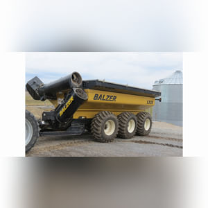 Balzer 1325 grain cart, steerable tri-axle, 30.5L-32 floater tires, 24â? auger, 1000 PTO, rear camera, tarp, SN GL2421313S305STB