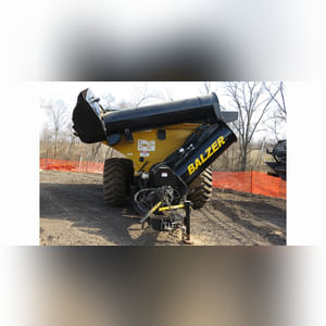 Balzer 1325 grain cart, steerable tri-axle, 30.5L-32 floater tires, 24â? auger, 1000 PTO, rear camera, tarp, SN GL2421313S305STB