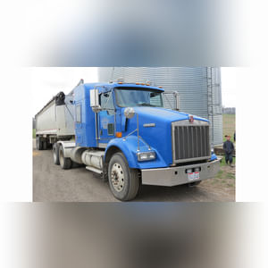 2003 Kenworth semi, 10-speed, Aerocab sleeper, wet kit, 533,629 mi., SN 1ZKDDB9X63J396181
