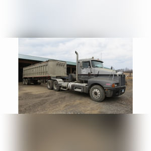 1990 Kenworth semi, 10-speed, day cab, wet kit, 620,285 mi., SN 1XKADB9X7L1545071