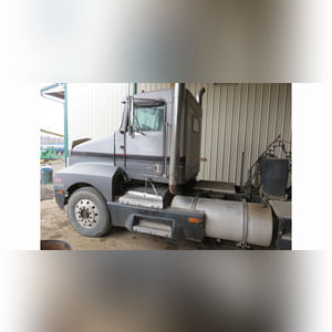 1990 Kenworth semi, 10-speed, day cab, wet kit, 620,285 mi., SN 1XKADB9X7L1545071