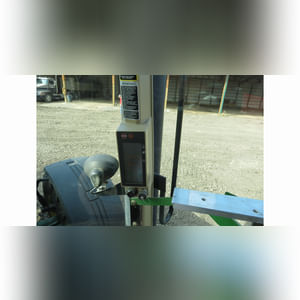 2006 JD 8130 tractor, MFWD, 3-pt., PTO, 4 remotes, front weights, 16.9R30 fronts, 480/80R46 rear duals, deluxe cab, 2987 hrs., SN RW8130P007533