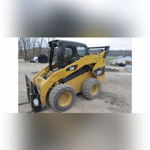 2013 CAT 262-C2 skidloader, 2-speed, 74.3 HP, Cat C-3.4 diesel, ROPS, quick coupler, 12x16.5 tires, w/ 6.5â?? material bucket, 326 hrs., SN 0262CATMW01660 (Forks sell separate)