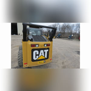 2013 CAT 262-C2 skidloader, 2-speed, 74.3 HP, Cat C-3.4 diesel, ROPS, quick coupler, 12x16.5 tires, w/ 6.5â?? material bucket, 326 hrs., SN 0262CATMW01660 (Forks sell separate)
