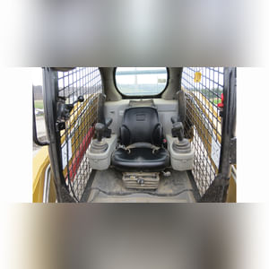 2013 CAT 262-C2 skidloader, 2-speed, 74.3 HP, Cat C-3.4 diesel, ROPS, quick coupler, 12x16.5 tires, w/ 6.5â?? material bucket, 326 hrs., SN 0262CATMW01660 (Forks sell separate)