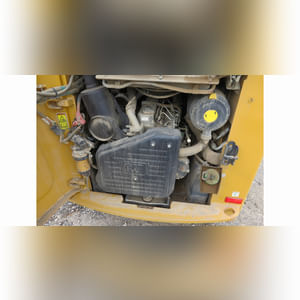 2013 CAT 262-C2 skidloader, 2-speed, 74.3 HP, Cat C-3.4 diesel, ROPS, quick coupler, 12x16.5 tires, w/ 6.5â?? material bucket, 326 hrs., SN 0262CATMW01660 (Forks sell separate)
