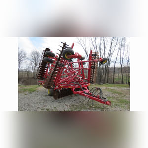 32â?? Sunflower 6630 vertical tillage disc, Saber Blade, cushion gang, hydraulic fold, 8â? spacing, rolling basket, SN BZVRT33429