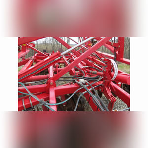 32â?? Sunflower 6630 vertical tillage disc, Saber Blade, cushion gang, hydraulic fold, 8â? spacing, rolling basket, SN BZVRT33429