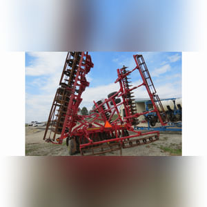 32â?? Sunflower 6630 vertical tillage disc, Saber Blade, cushion gang, hydraulic fold, 8â? spacing, rolling basket, SN BZVRT33429