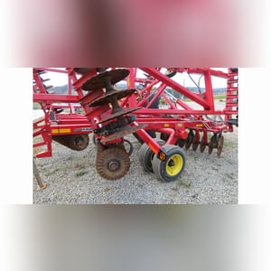 32â?? Sunflower 6630 vertical tillage disc, Saber Blade, cushion gang, hydraulic fold, 8â? spacing, rolling basket, SN BZVRT33429