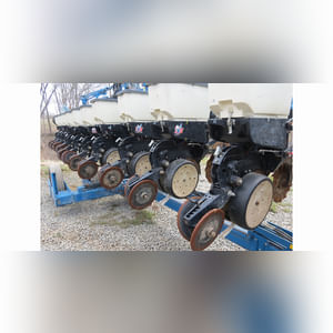 Kinze 3600, no-till, 12R30â?, 2x2, liquid, row cleaners, Keeton seed firmers, monitor, markers, SN 614152