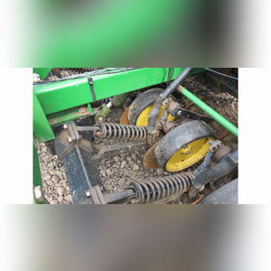 JD 750 no-till drill, 2-pt hitch, markers, SN 020467