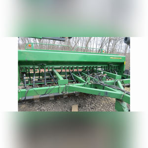 JD 750 no-till drill, 2-pt hitch, markers, SN 020467