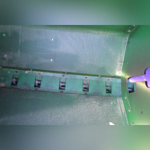 JD 2007 1590 Drill: 15â?? grain drill w/ yetter markers, SN#N01590X720411