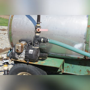1000 gallon fertilizer wagon, SS tank with JD 1073 gear, newer pump