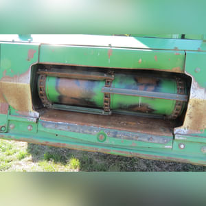 JD 2004 9560 Combine: 2570 engine, 1630 Sep (9560STS), 2nd owner, 30.5 x 32 tires, SN# H09560S710256