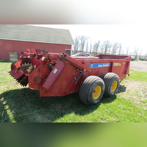 NH195 NH Manure Spreader: only 2 years old w/ slop gate, SN# YDN136383