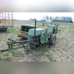 JD 346 Hay Baler: twine tie w/ kicker
