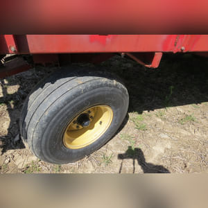 NH Silage Wagon w/ tandem gear