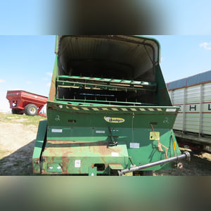 Badger Silage Wagon w/ tandem axle gear
