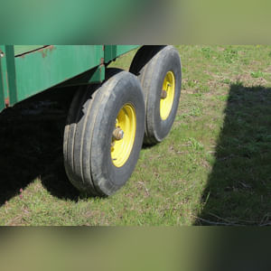Badger Silage Wagon w/ tandem axle gear