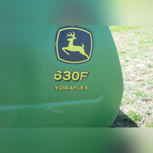 JD 2004 30â?? Platform, JD 630F grain table, SN# H00630F706363