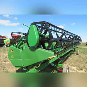 JD 2004 30â?? Platform, JD 630F grain table, SN# H00630F706363