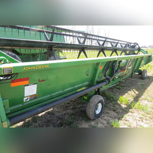 JD 2004 30â?? Platform, JD 630F grain table, SN# H00630F706363