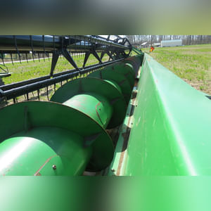 JD 2004 30â?? Platform, JD 630F grain table, SN# H00630F706363