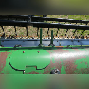 JD 2004 30â?? Platform, JD 630F grain table, SN# H00630F706363