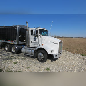 Kenworth 2000 Semi Truck: day cab, 351,229 original miles with C12 Cat engine