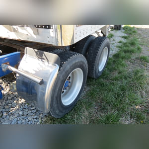 Kenworth 2000 Semi Truck: day cab, 351,229 original miles with C12 Cat engine