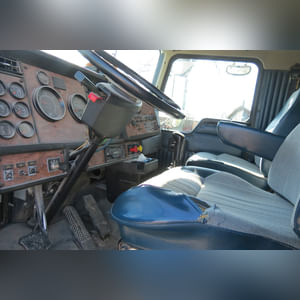 Kenworth 2000 Semi Truck: day cab, 351,229 original miles with C12 Cat engine