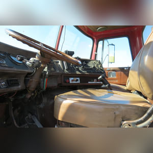 White Volvo Semi: 1985 LT Cummins 9 speed Fuller transmision wet kit, 225,669 original miles