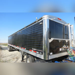 2014 Super Hopper Timpte Grain trailer: 40â?? with black side finish polish alum rims, with roll top air ride, SS front and back, 2 row lights, low miles, 1 owner, VIN# 1TDH40024EB144509
