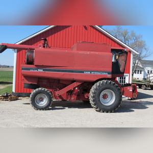 Case IH 1993 Combine 1688: Axial Flow Combine, 4,600 hours, complete rebuild, 30.5 x 32 tires, SN# JJ00119490