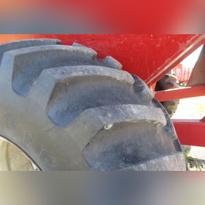 2001 J&M Grain Cart: model 750 grain cart SN # 5270, tarp and light kit, 30.5 tires