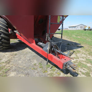 2001 J&M Grain Cart: model 750 grain cart SN # 5270, tarp and light kit, 30.5 tires