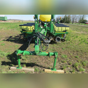JD 2007 1770 NT Planter: 12 row corn planter, liq. fert, SN#A01770W720128