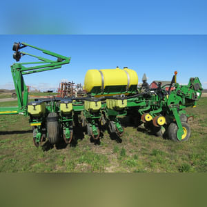 JD 2007 1770 NT Planter: 12 row corn planter, liq. fert, SN#A01770W720128